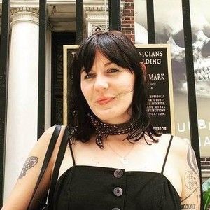 Meet your Posher, Carrie